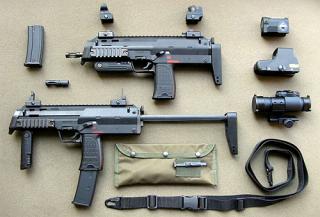 銃とアクセサリーパーツのサンプル（MP7）